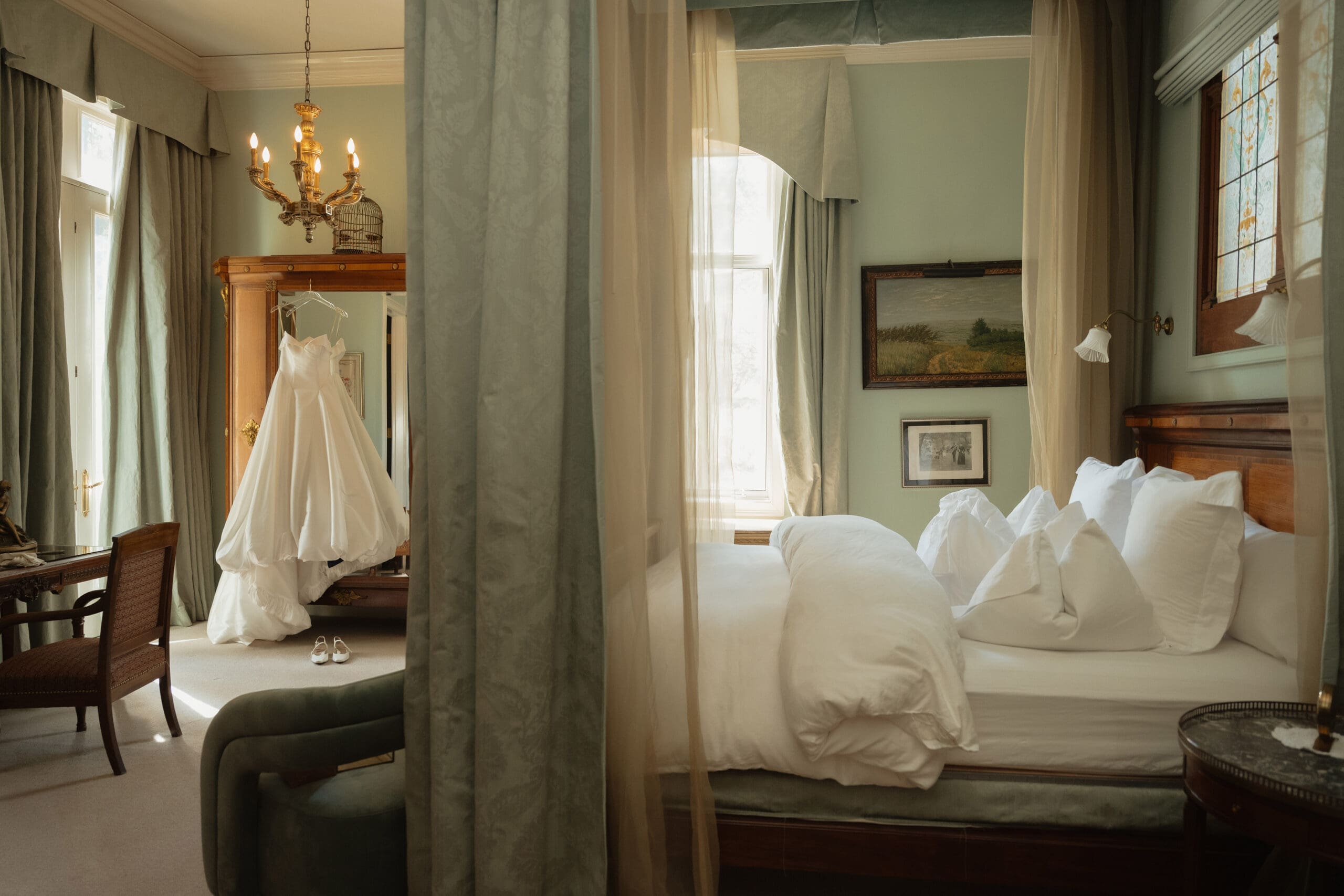 Alanna and Cole’s elegant wedding at Château du Sureau in Oakhurst, California.